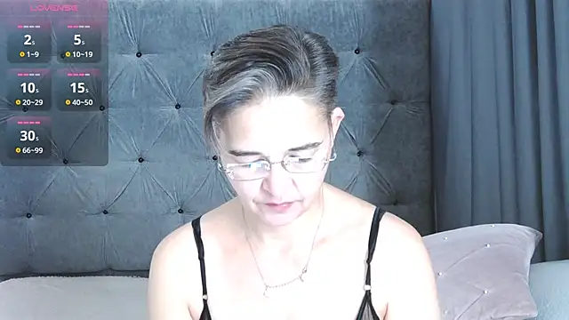 Snapshot of StaceyDarling chatting on 11-14-25, 06:23 StaceyDarling online show from 11-14-25, 06:23