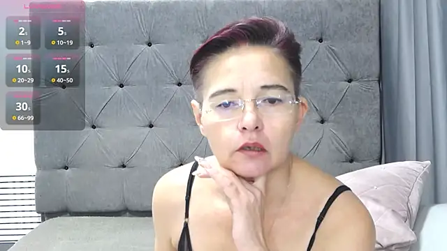 Snapshot of StaceyDarling chatting on 11-20-25, 10:42 StaceyDarling online show from 11-20-25, 10:42