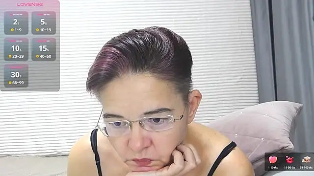 Snapshot of StaceyDarling chatting on 11-29-25, 03:09 StaceyDarling online show from 11-29-25, 03:09