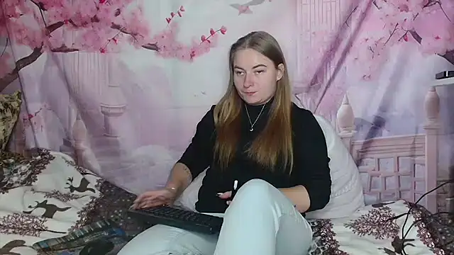 ElenaMaeer online show from 10-04-25, 12:47