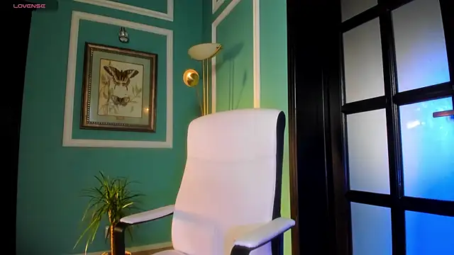 1Munique online show from 10-31-25, 02:07