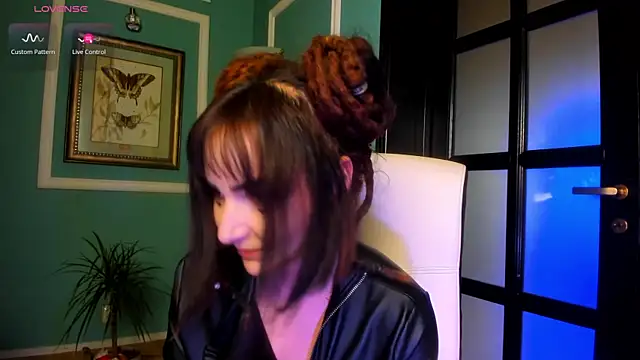 1Munique online show from 11-04-25, 01:10