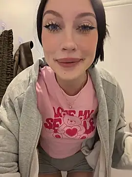 Melissa crazy online show from 05-26-26, 04:36