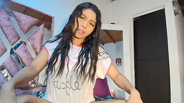 Snapshot of Nicol-Gil20 chatting on 03-10-25, 03:12 Nicol-Gil20 online show from 03-10-25, 03:12