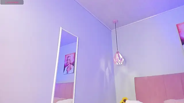 ScarletGV online show from 09-09-25, 04:45