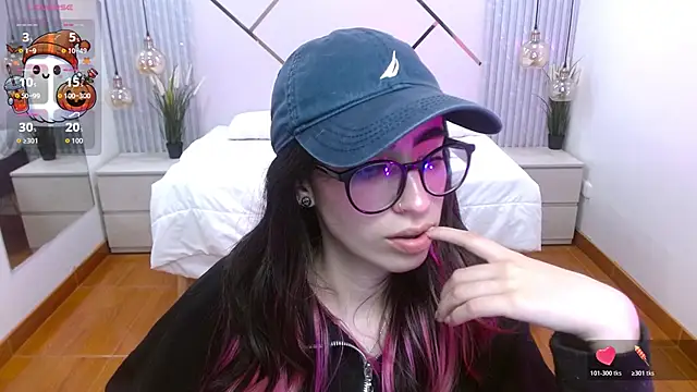 LenaRoses online show from 10-18-25, 08:42