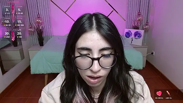 Snapshot of LenaRoses chatting on 01-15-26, 08:45 LenaRoses online show from 01-15-26, 08:45