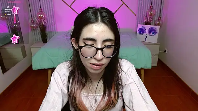 Snapshot of LenaRoses chatting on 01-17-26, 09:51 LenaRoses online show from 01-17-26, 09:51