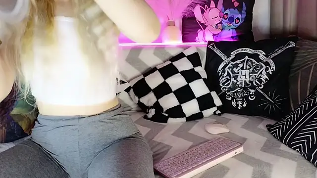 Snapshot of nicollewetpussy chatting on 02-26-25, 09:48 nicollewetpussy online show from 02-26-25, 09:48