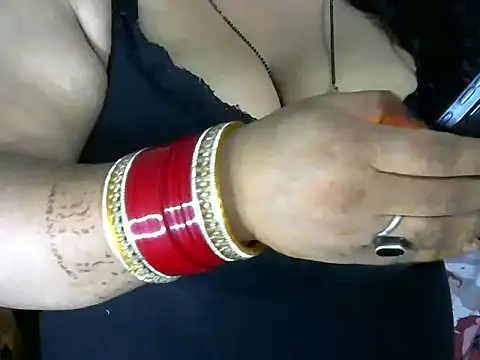 Snapshot of dramebaz_queen chatting on 10-22-25, 06:51 dramebaz queen online show from 10-22-25, 06:51