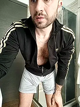 Snapshot of gilera250s chatting on 12-20-24, 09:00 gilera250s online show from 12-20-24, 09:00