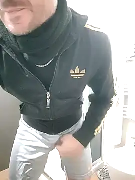 Snapshot of gilera250s chatting on 01-10-25, 02:34 gilera250s online show from 01-10-25, 02:34