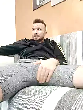 Snapshot of gilera250s chatting on 01-11-25, 03:09 gilera250s online show from 01-11-25, 03:09