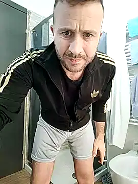 Snapshot of gilera250s chatting on 01-12-25, 03:25 gilera250s online show from 01-12-25, 03:25