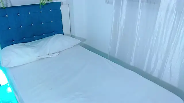 Snapshot of rachel_moon_ chatting on 12-20-24, 10:22 rachel moon online show from 12-20-24, 10:22