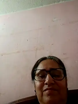 Snapshot of _candi chatting on 02-17-25, 11:44 candi online show from 02-17-25, 11:44