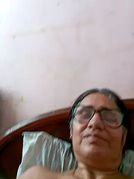 Snapshot of _candi chatting on 03-04-25, 02:21 candi online show from 03-04-25, 02:21