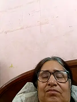 Snapshot of _candi chatting on 03-05-25, 12:00 candi online show from 03-05-25, 12:00