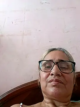 Snapshot of _candi chatting on 10-08-25, 03:20 candi online show from 10-08-25, 03:20
