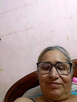 Snapshot of _candi chatting on 10-12-25, 01:04 candi online show from 10-12-25, 01:04