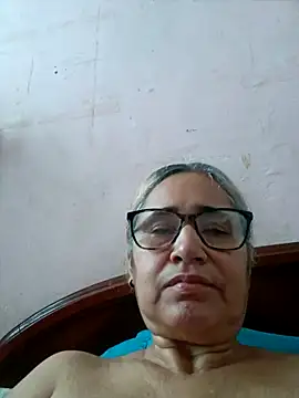 Snapshot of _candi chatting on 10-13-25, 11:54 candi online show from 10-13-25, 11:54