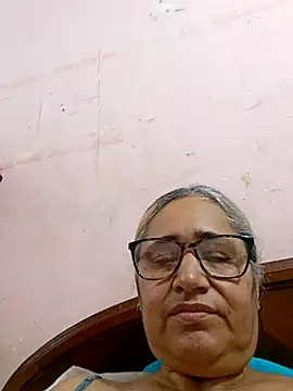 Snapshot of _candi chatting on 10-14-25, 11:55 candi online show from 10-14-25, 11:55