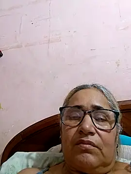 Snapshot of _candi chatting on 10-15-25, 01:28 candi online show from 10-15-25, 01:28