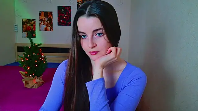 Miss Arwen online show from 12-18-24, 03:58