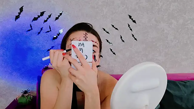 Miss Arwen online show from 10-31-25, 02:56