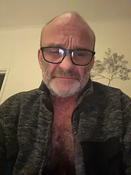 Shyboy817 online show from 01-09-26, 03:53