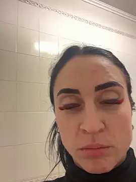 Snapshot of Mona_da chatting on 01-14-26, 11:42 Mona da online show from 01-14-26, 11:42