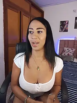 Snapshot of charlotte_bayron02 chatting on 06-05-26, 12:17 charlotte bayron02 online show from 06-05-26, 12:17