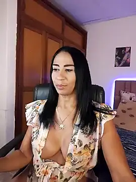 Snapshot of charlotte_bayron02 chatting on 06-07-26, 12:59 charlotte bayron02 online show from 06-07-26, 12:59