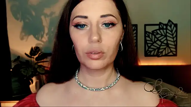 MissBeverlyMills online show from 12-07-24, 02:13