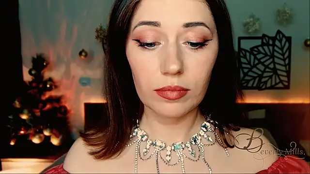 MissBeverlyMills online show from 12-25-24, 08:17