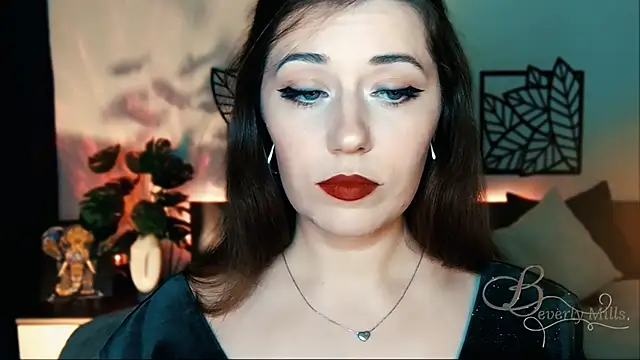 MissBeverlyMills online show from 02-08-25, 05:18