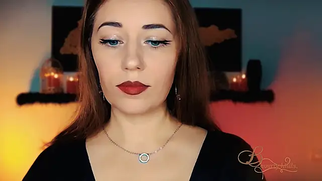 MissBeverlyMills online show from 11-06-25, 03:18