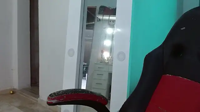 hantonella  online show from 04-18-26, 02:43