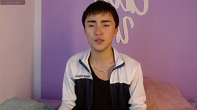 santi-fabulous online show from 12-04-24, 03:59