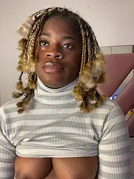 Snapshot of Tamara_Lubezkii chatting on 02-22-25, 06:52 Tamara Lubezkii online show from 02-22-25, 06:52