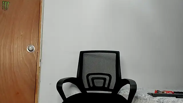 andrew rose  online show from 11-28-25, 05:43