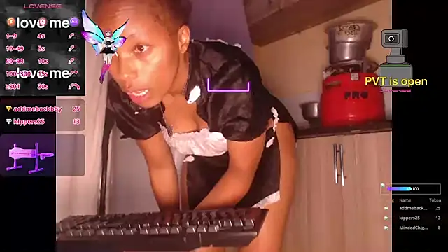 Snapshot of Missthigh chatting on 09-27-25, 07:08 Missthigh online show from 09-27-25, 07:08