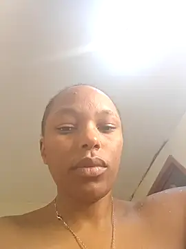 Snapshot of Missthigh chatting on 10-05-25, 06:12 Missthigh online show from 10-05-25, 06:12