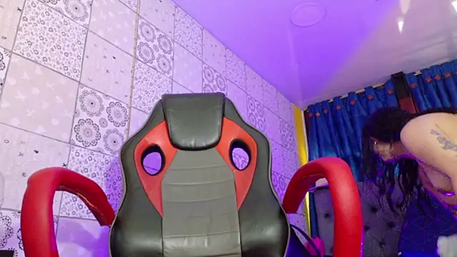 Lina23  online show from 10-17-25, 12:52