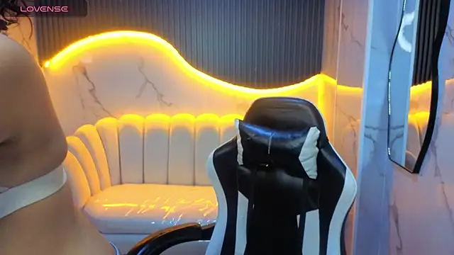 victoria castillo b online show from 02-21-26, 12:39