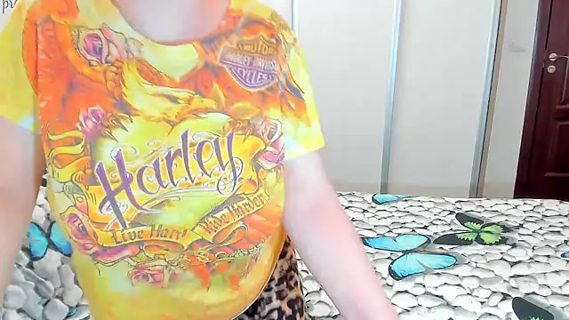 Adelamilfsex online show from 04-19-26, 01:10