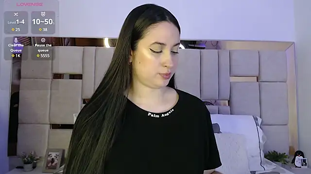 Snapshot of sofiaduque_26 chatting on 01-24-25, 08:43 sofiaduque 26 online show from 01-24-25, 08:43