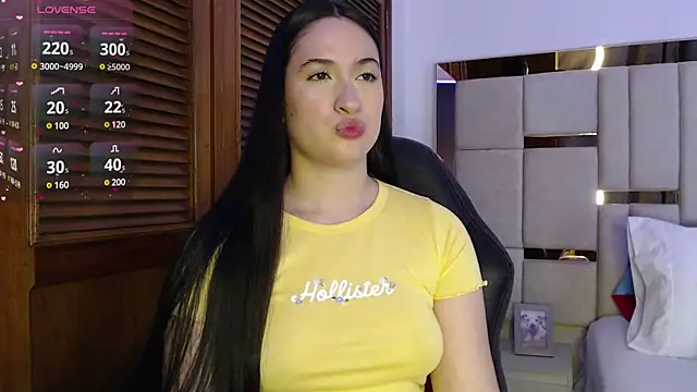 Snapshot of sofiaduque_26 chatting on 02-21-25, 08:49 sofiaduque 26 online show from 02-21-25, 08:49