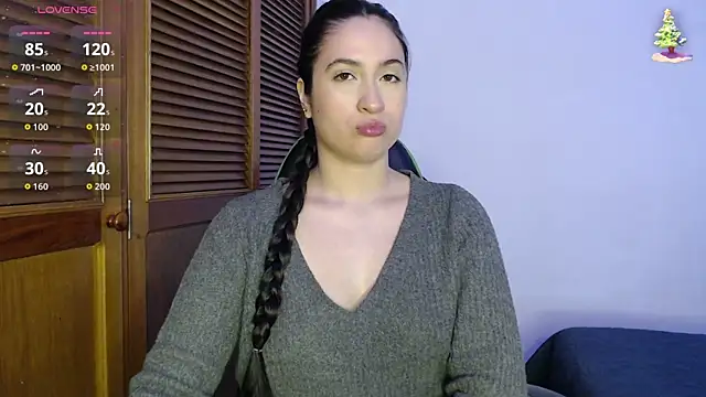 Snapshot of sofiaduque_26 chatting on 11-17-25, 08:36 sofiaduque 26 online show from 11-17-25, 08:36