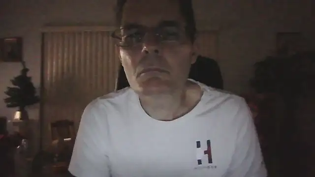Snapshot of Copfiremen4566 chatting on 12-02-25, 04:07 Copfiremen4566 online show from 12-02-25, 04:07
